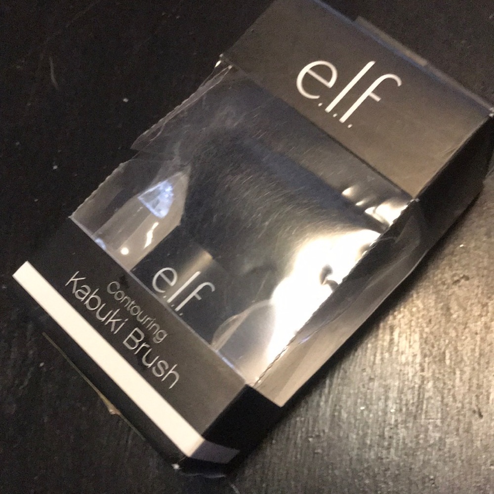 NIB e.l.f. Contouring Kabuki Brush